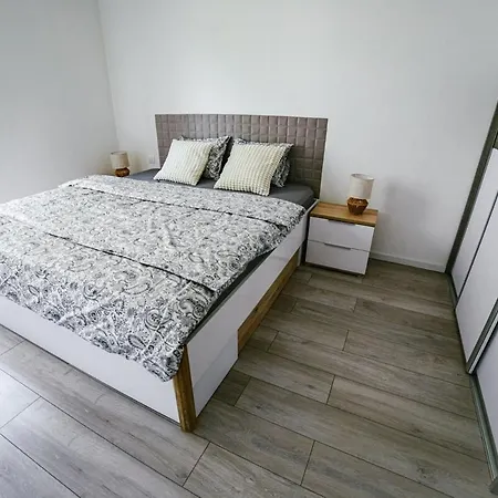 Modern Urban Flat - Near Downtown, Parking