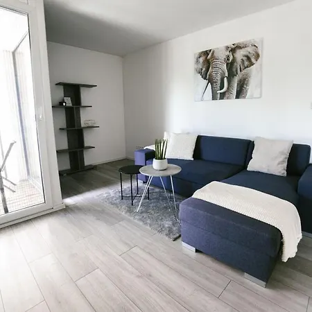 Modern Urban Flat - Near Downtown, Parking Apartmán Presov