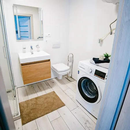 Modern Urban Flat - Near Downtown, Parking *