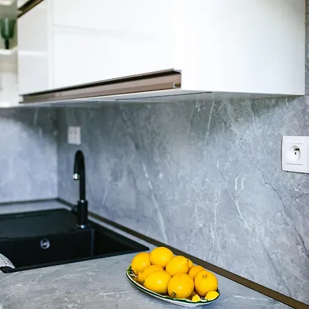 Modern Urban Flat - Near Downtown, Parking Presov