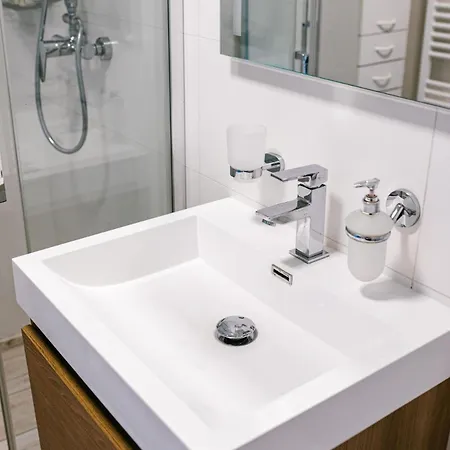 Modern Urban Flat - Near Downtown, Parking Apartmán