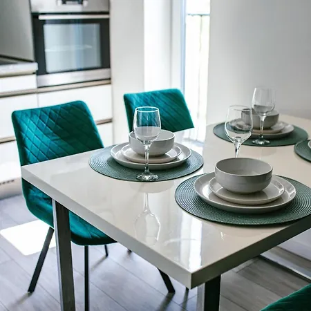 Modern Urban Flat - Near Downtown, Parking * Prešov