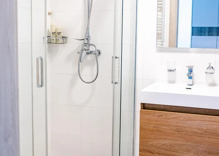 Modern Urban Flat - Near Downtown, Parking 프레쇼브