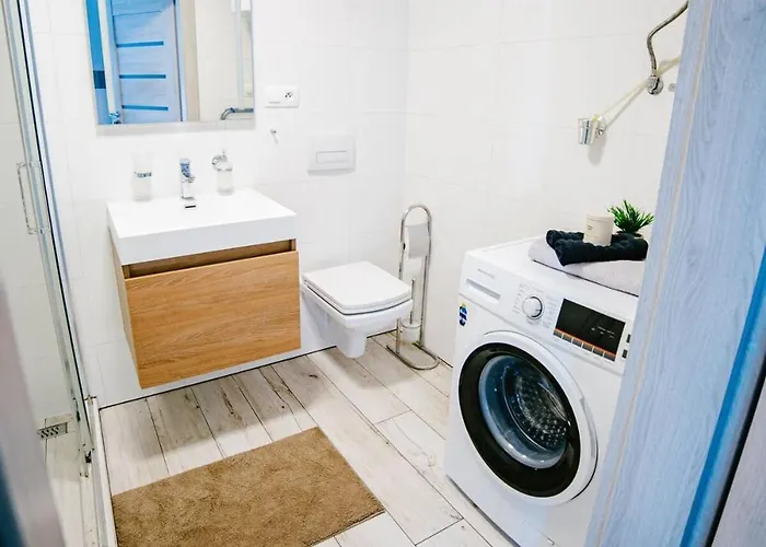 Modern Urban Flat - Near Downtown, Parking *