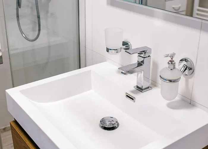 Modern Urban Flat - Near Downtown, Parking 아파트