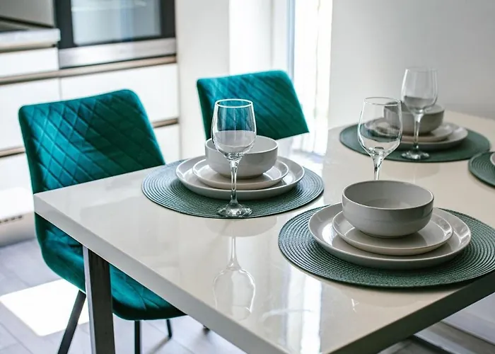 Modern Urban Flat - Near Downtown, Parking * 프레쇼브